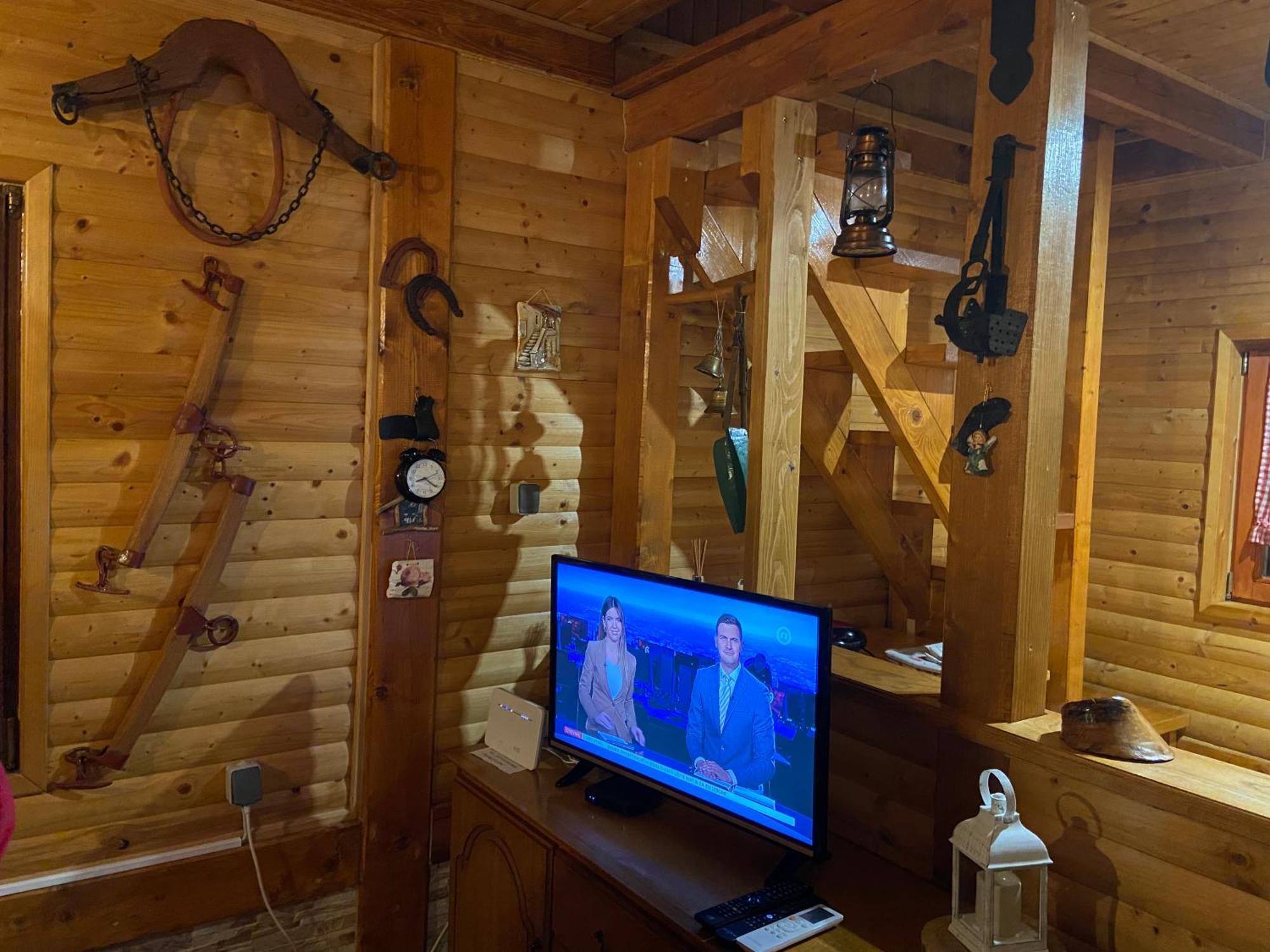 Kuca Za Odmor "Med Strmci" Villa Zlobin Ngoại thất bức ảnh